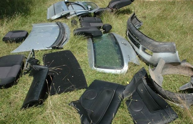 Dijelovi ukradenih automobila na Sokocu 2014 - 05