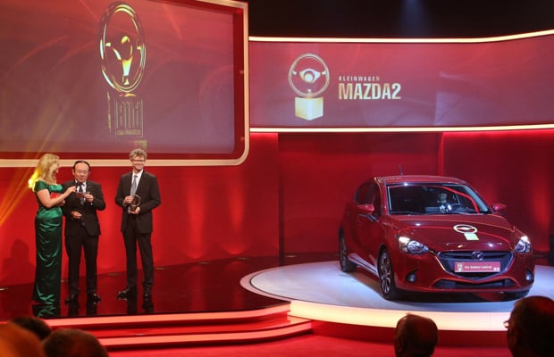 All-new_Mazda2_Golden_Steering_Wheel_2014_Takahisa_Sori_on_stage__jpg72