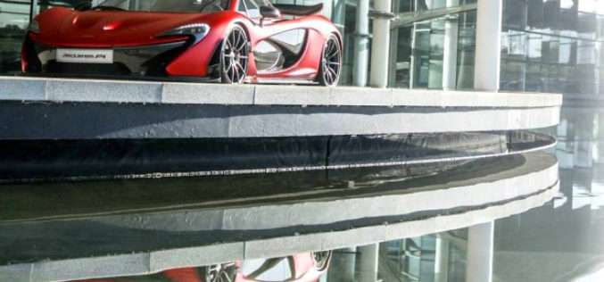 Predstavljen specijalni Satin Volcano Red McLaren P1 model