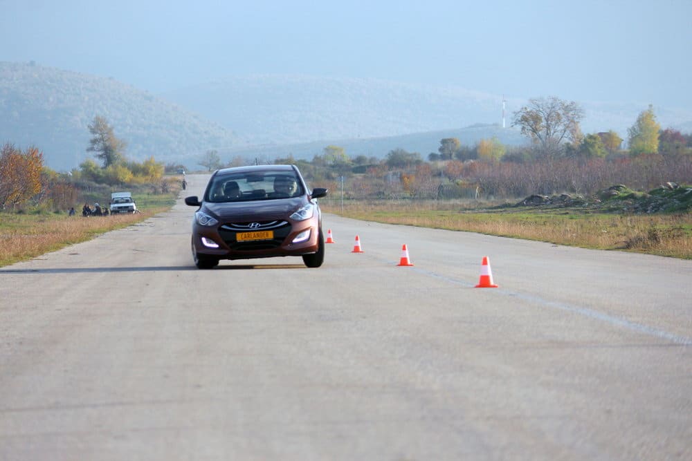 Test Hyundai i30 1.4 iStar -2012- 19