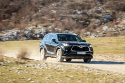 Test: Toyota Highlander Hybrid AWD-i Executive – Spreman na izazove