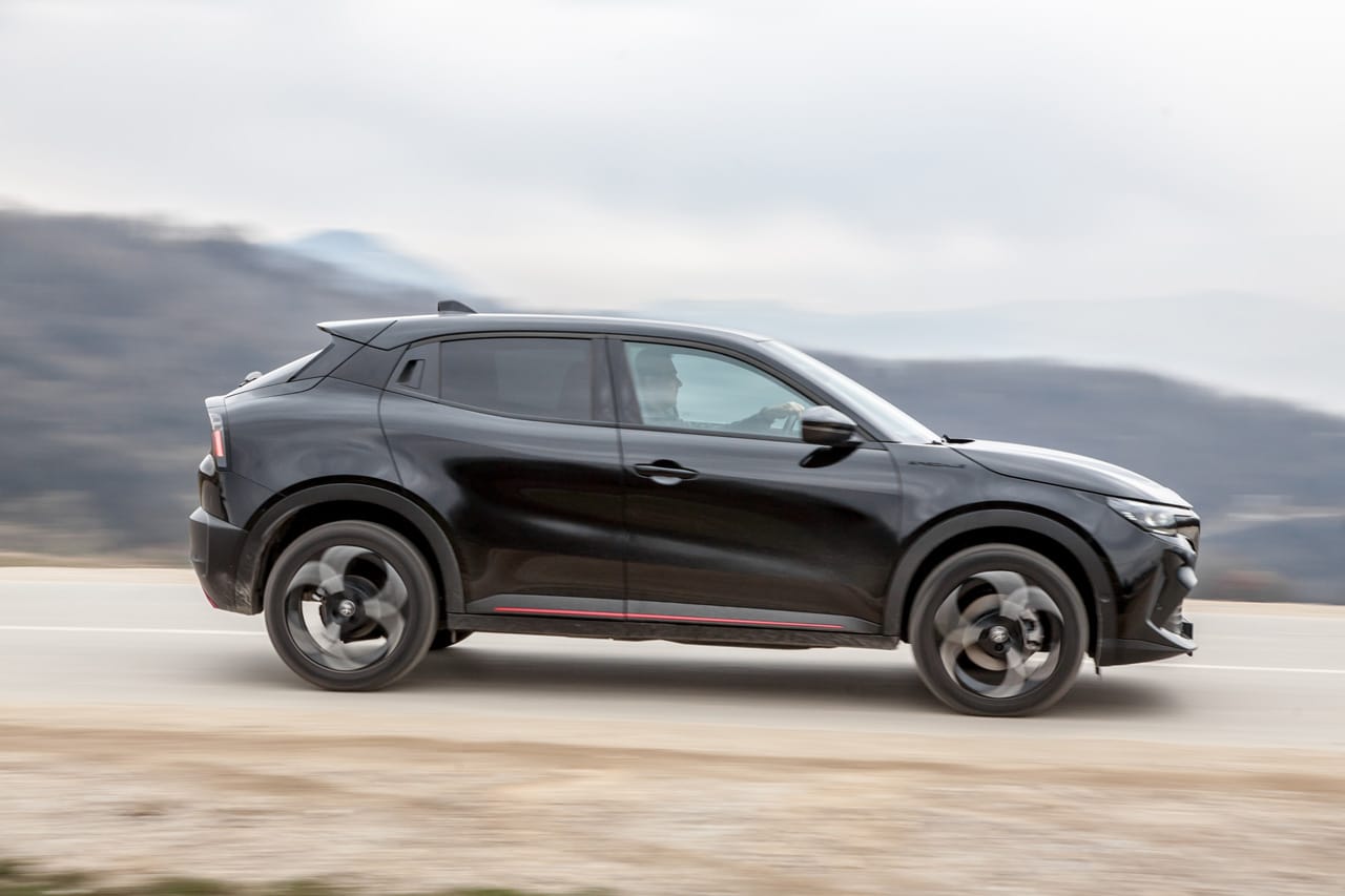 Test Alfa Romeo Junior 1.2 e-DCT6 MHEV Speciale