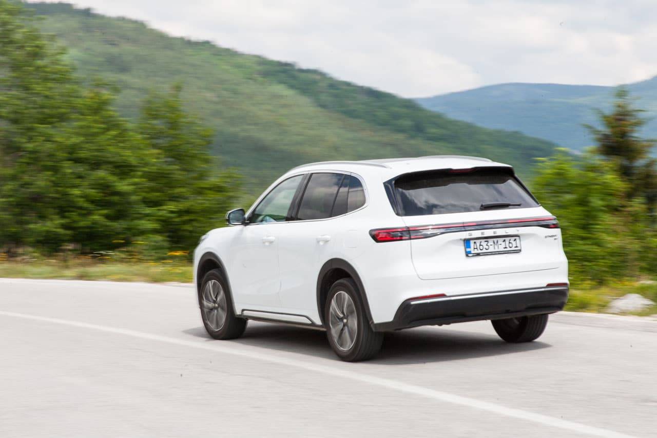Test Geely Starray EM-i MAXX