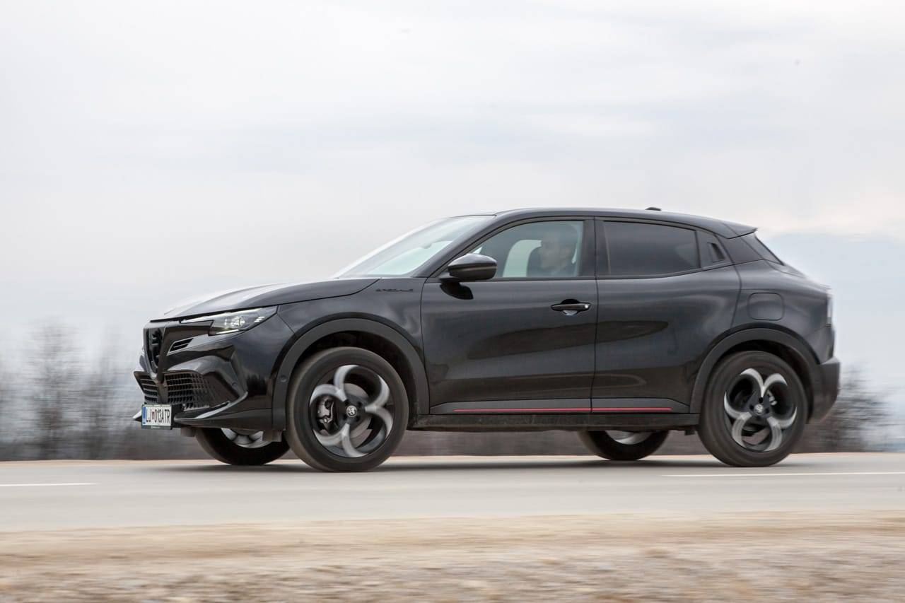 Test Alfa Romeo Junior 1.2 e-DCT6 MHEV Speciale