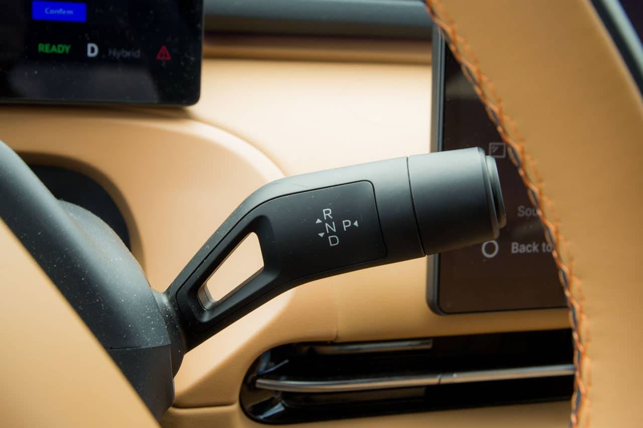 Test Geely Starray EM-i MAXX