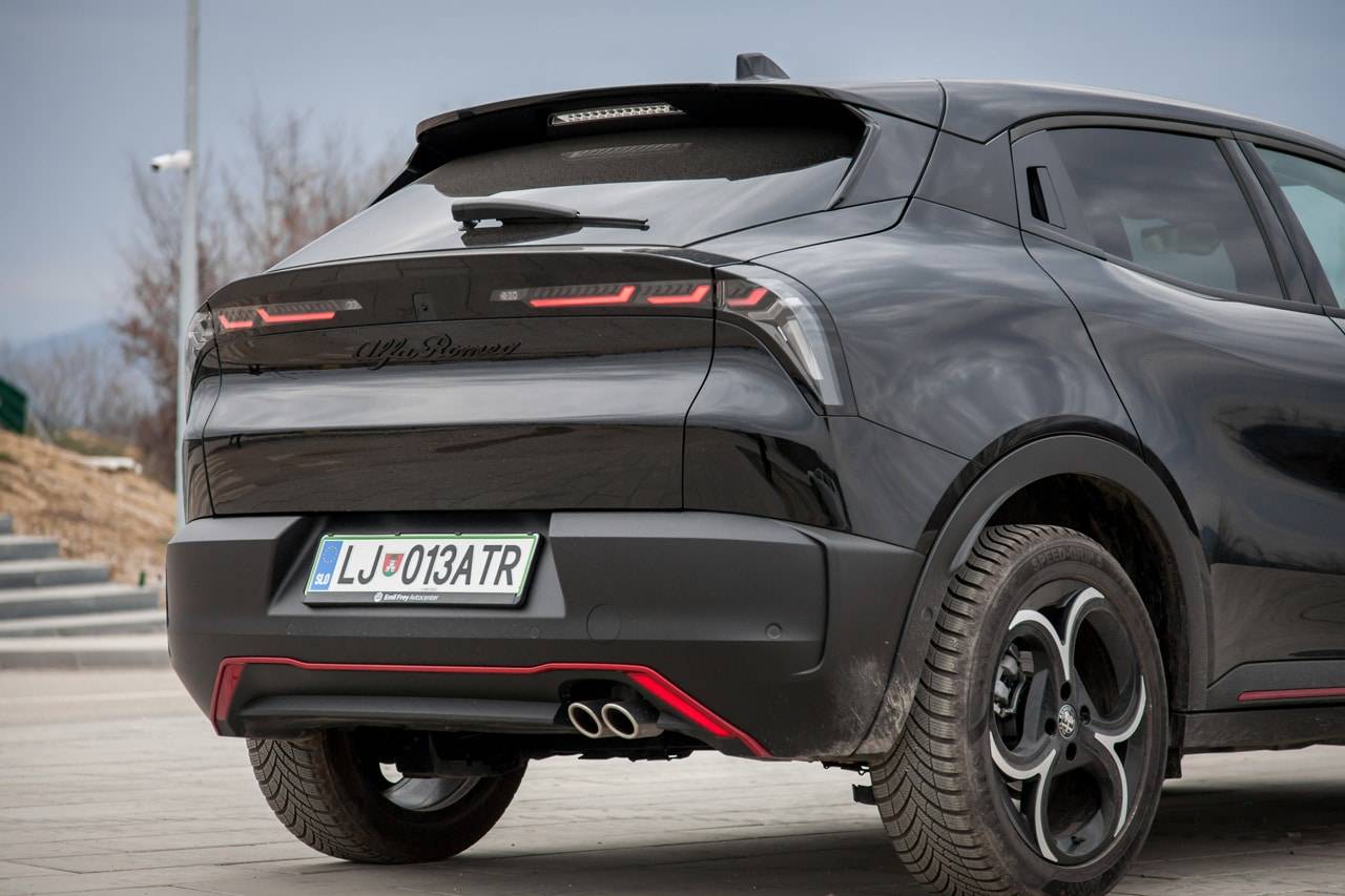 Test Alfa Romeo Junior 1.2 e-DCT6 MHEV Speciale