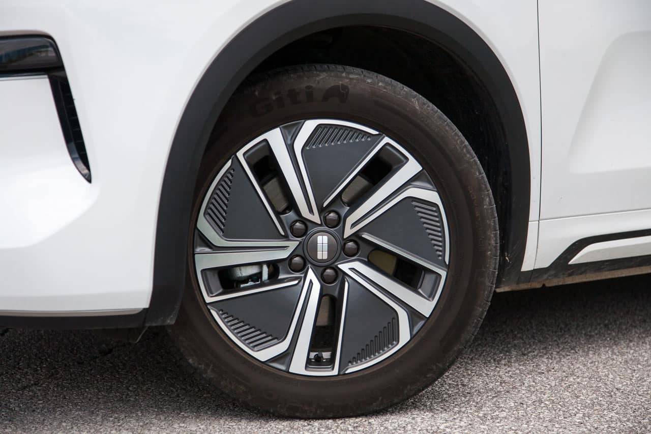 Test Geely Starray EM-i MAXX