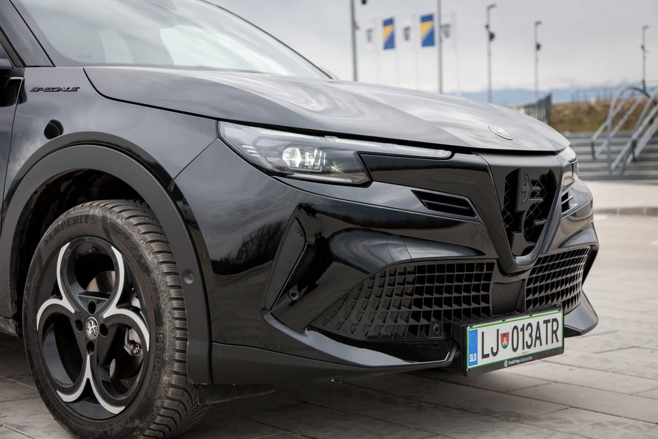 Test Alfa Romeo Junior 1.2 e-DCT6 MHEV Speciale