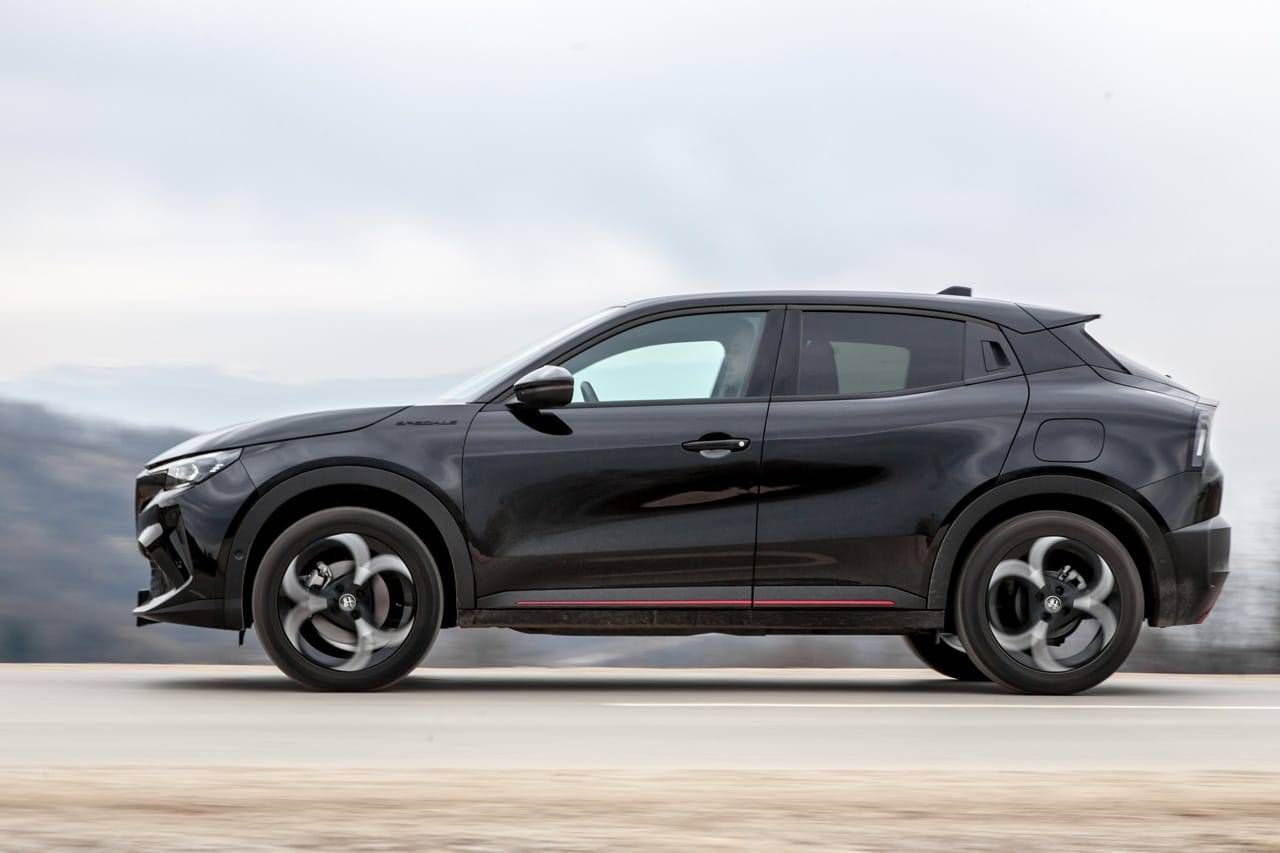 Test Alfa Romeo Junior 1.2 e-DCT6 MHEV Speciale