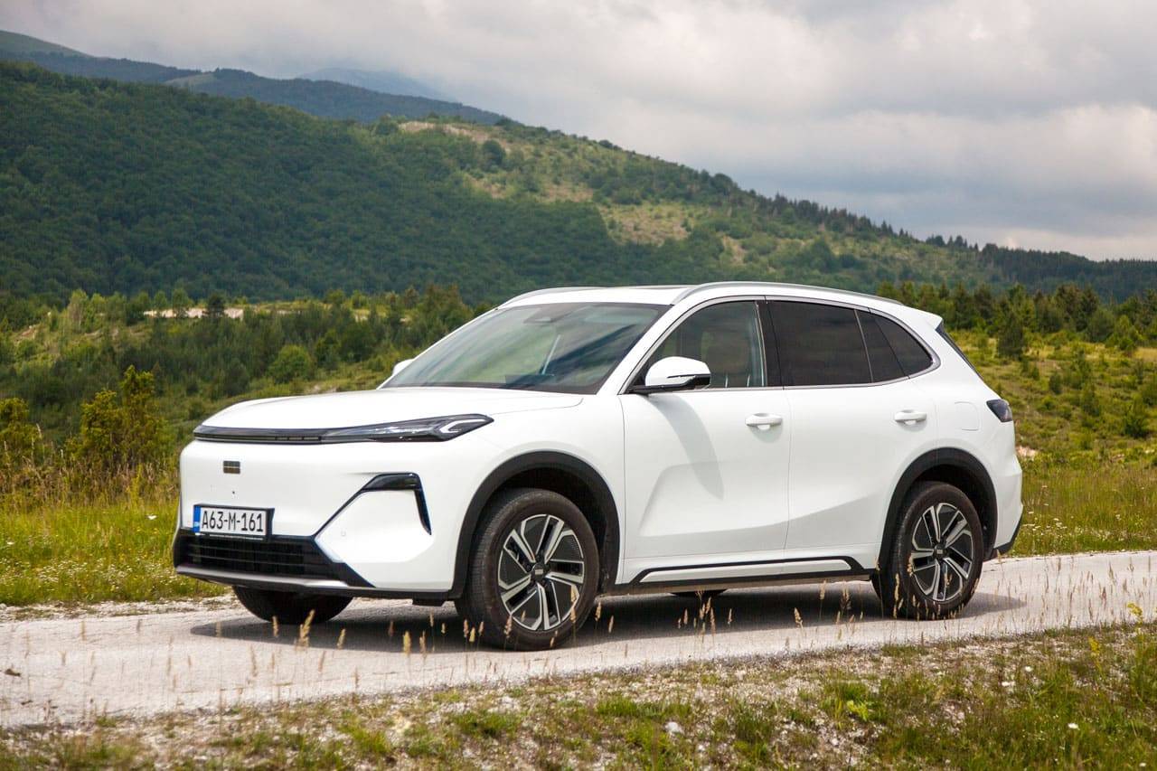 Test Geely Starray EM-i MAXX