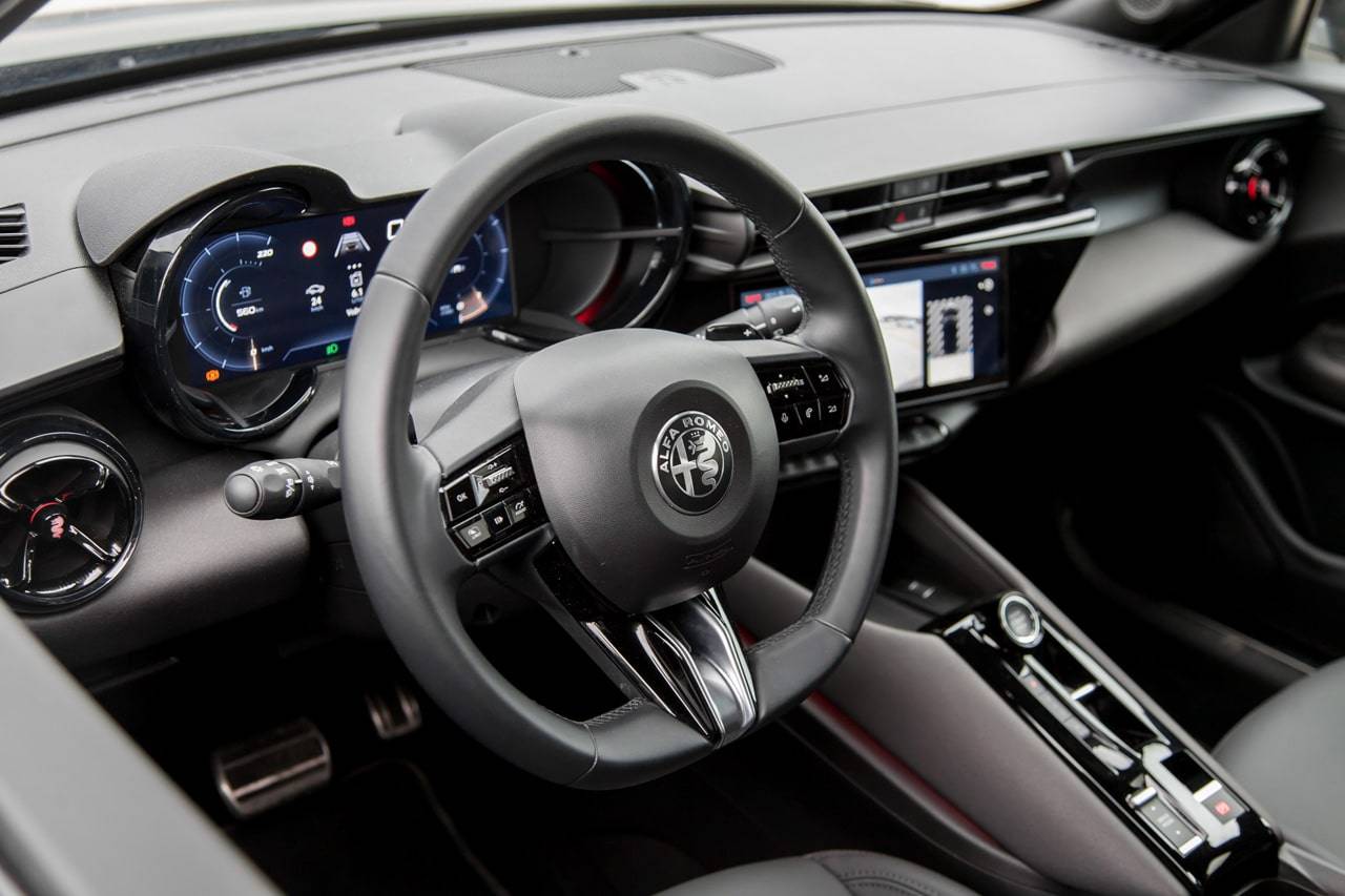 Test Alfa Romeo Junior 1.2 e-DCT6 MHEV Speciale