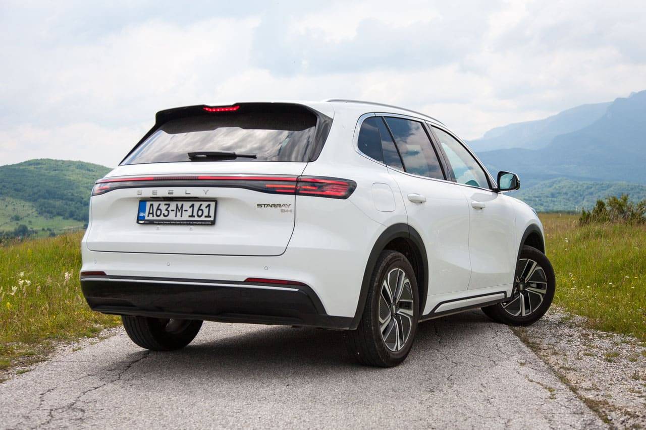 Test Geely Starray EM-i MAXX