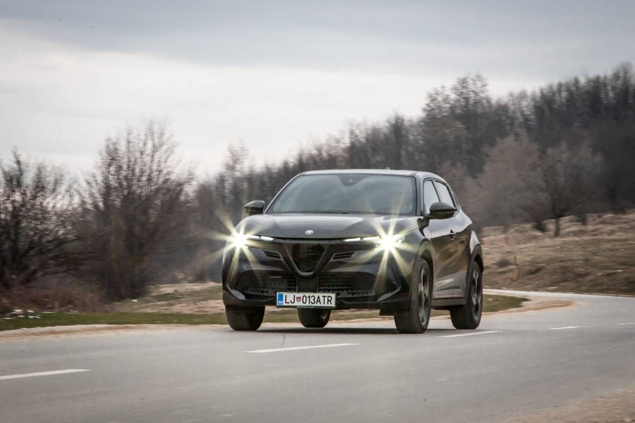 Test Alfa Romeo Junior 1.2 e-DCT6 MHEV Speciale