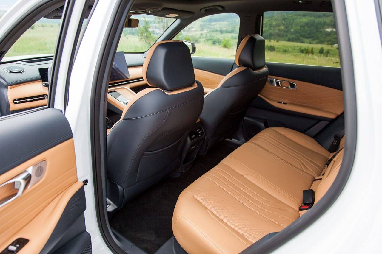 Test Geely Starray EM-i MAXX