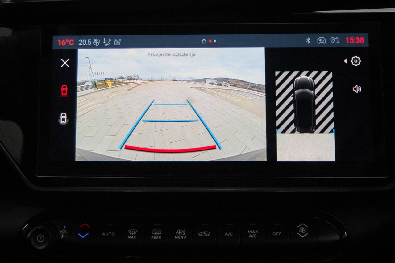 Test Alfa Romeo Junior 1.2 e-DCT6 MHEV Speciale