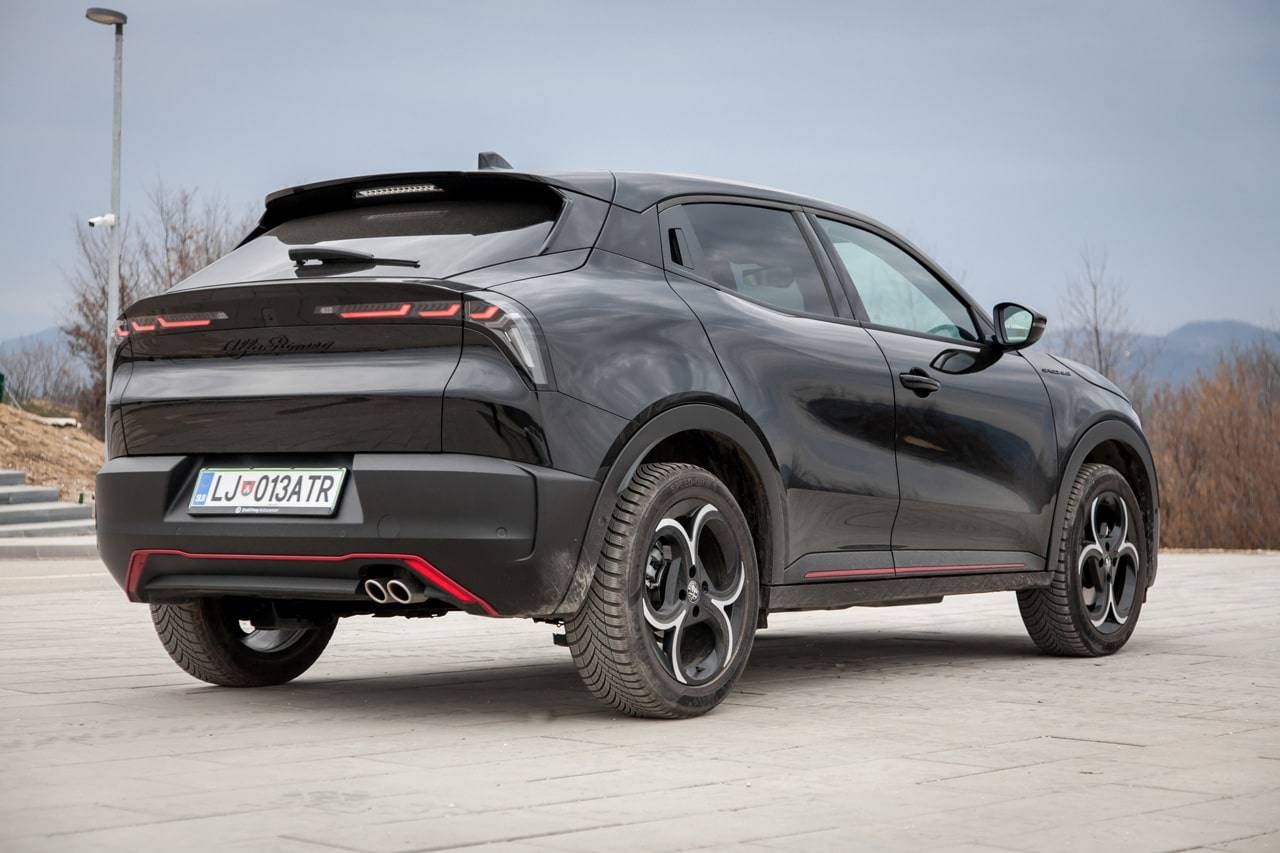 Test Alfa Romeo Junior 1.2 e-DCT6 MHEV Speciale