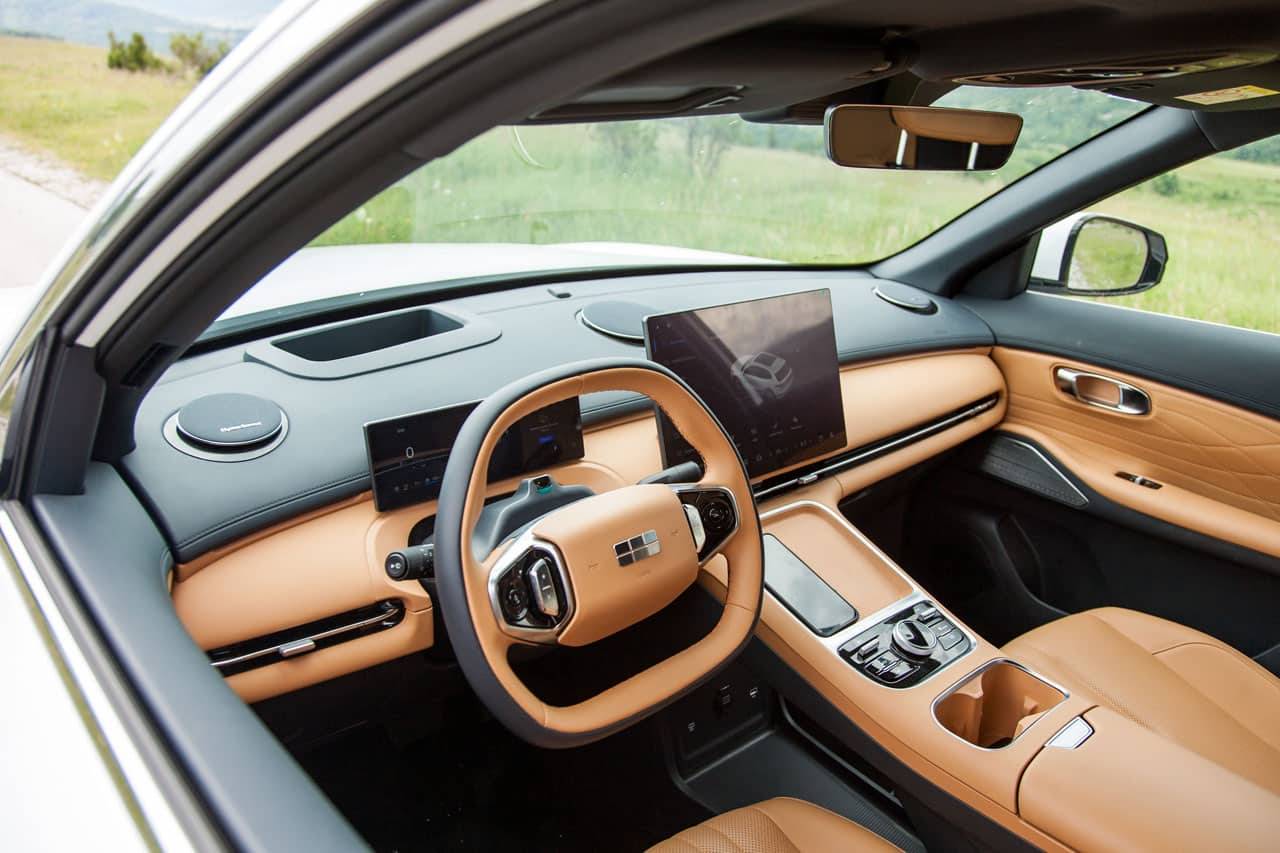 Test Geely Starray EM-i MAXX
