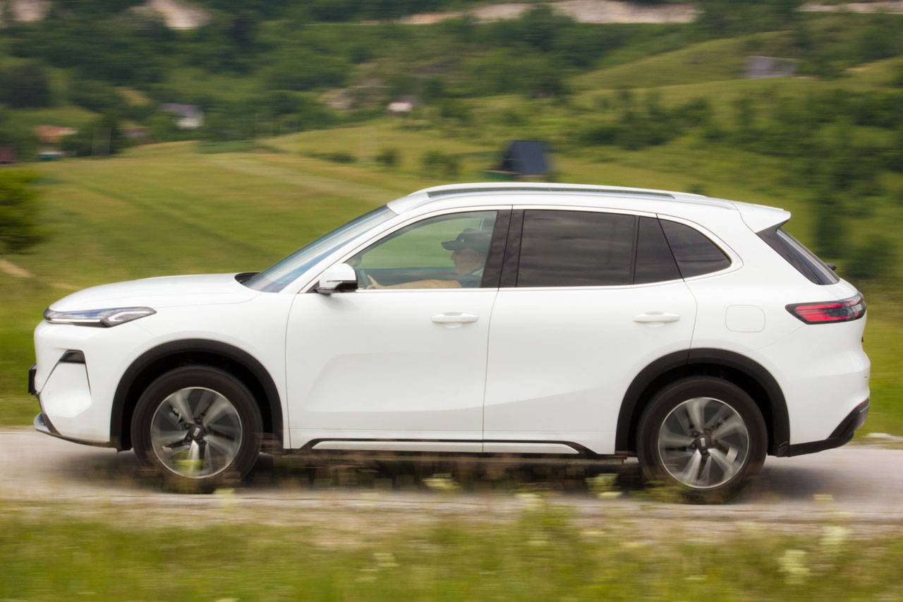 Test Geely Starray EM-i MAXX