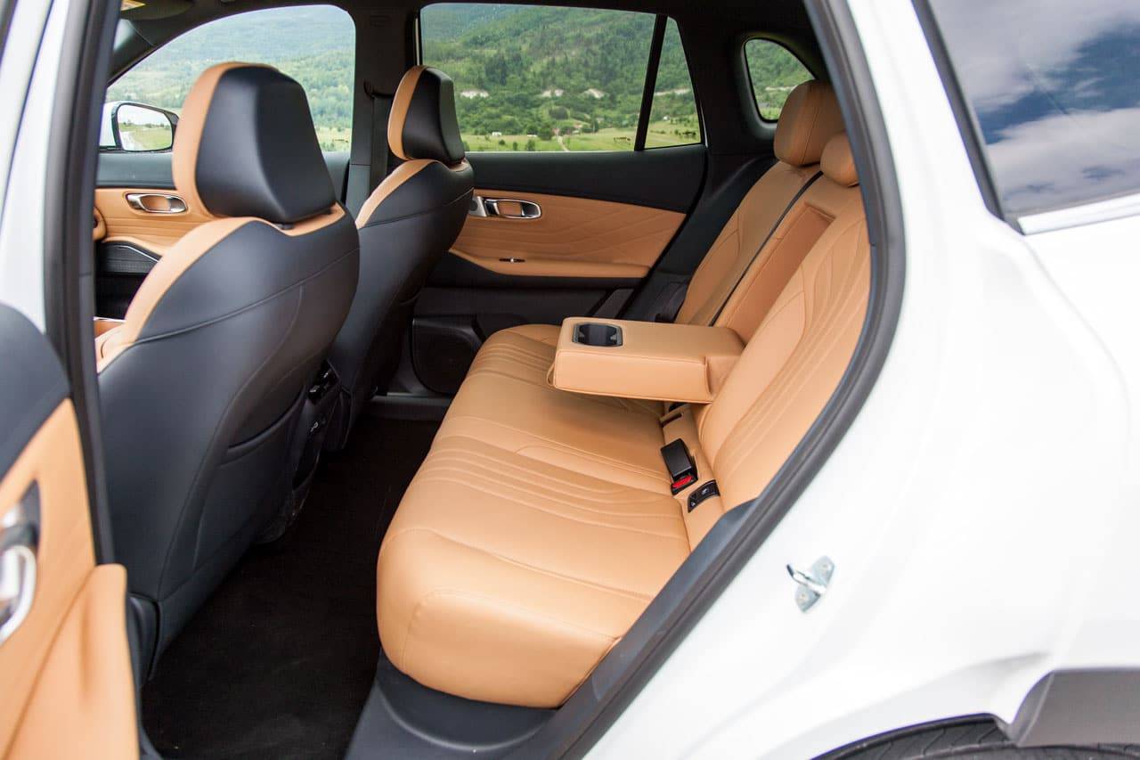 Test Geely Starray EM-i MAXX