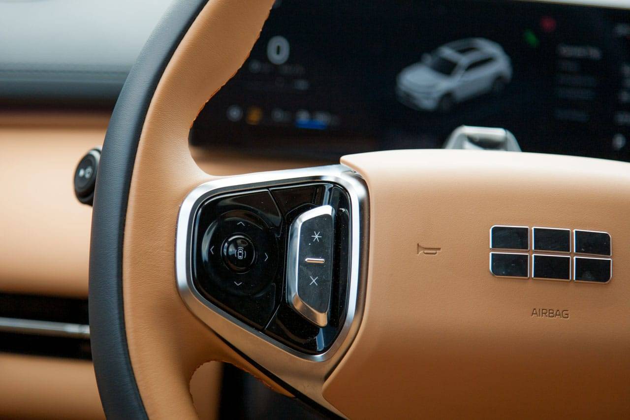 Test Geely Starray EM-i MAXX
