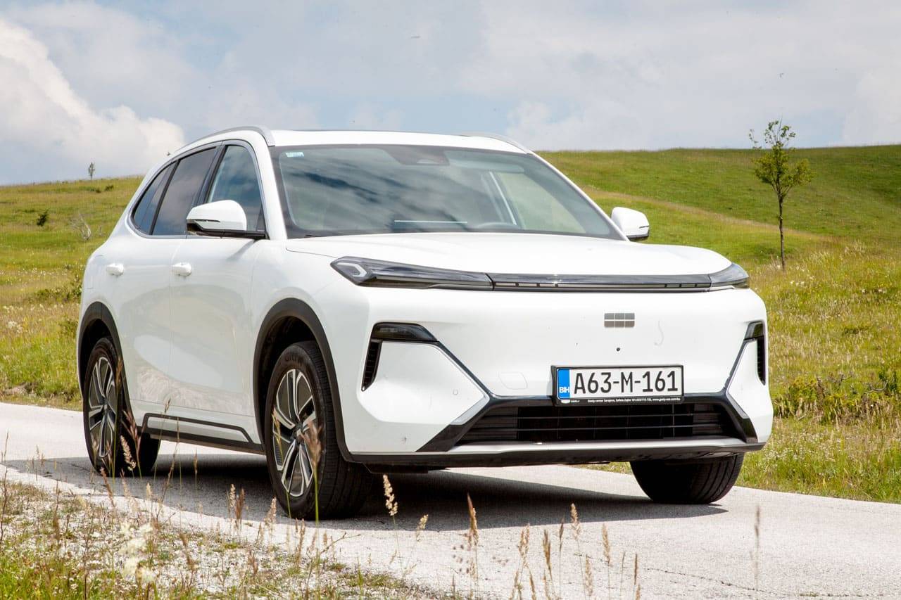 Test Geely Starray EM-i MAXX