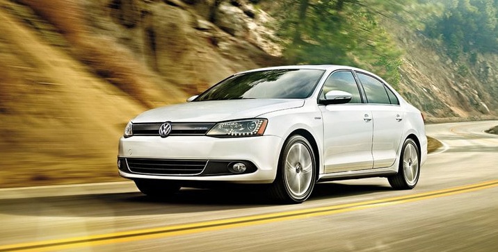 Volkswagen-Jetta_Hybrid_2013