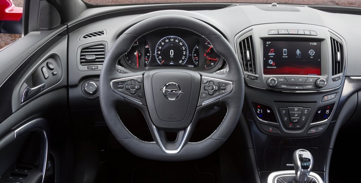 Opel-Insignia_OPC_Sports_Tourer_2014 3