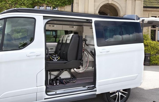 860136_240614-ford-e