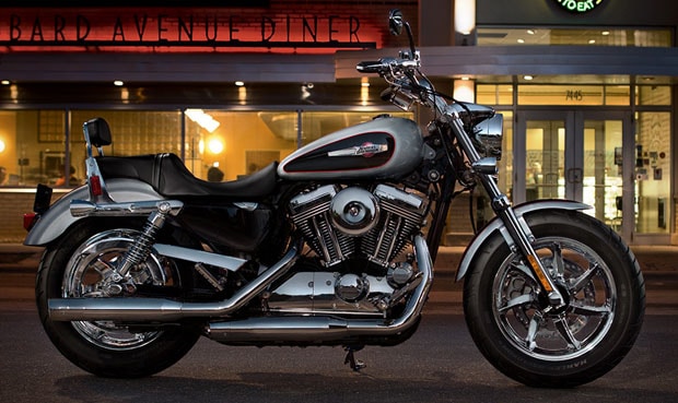 Harley-Davidson Sportster 1200 Custom - 03
