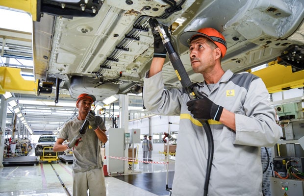 renault dacia fabrika oran 01