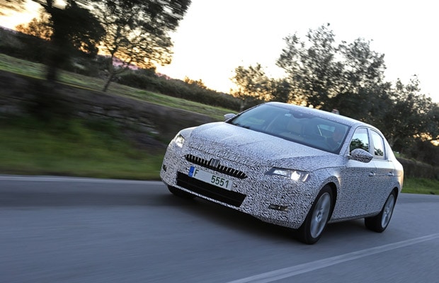 Nova SKODA Superb  001