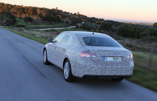 Nova SKODA Superb  002