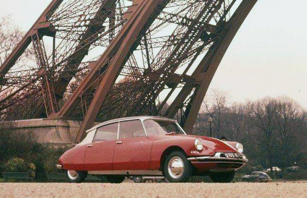 DS_19_1960_-_CL_60_011_001_-_copyright_A._MARTIN_-_01