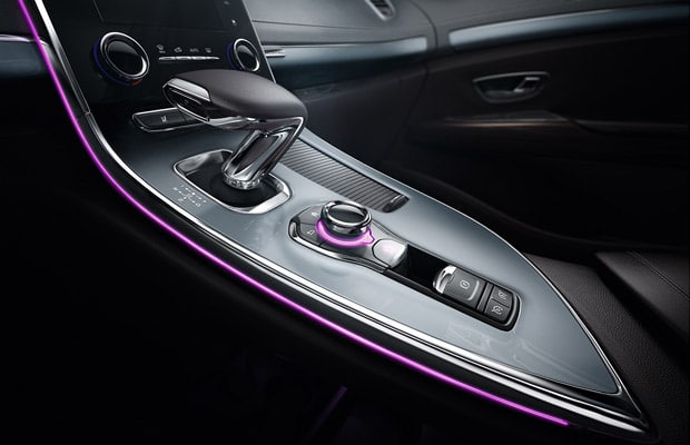 Central console with Renault multi-senses control