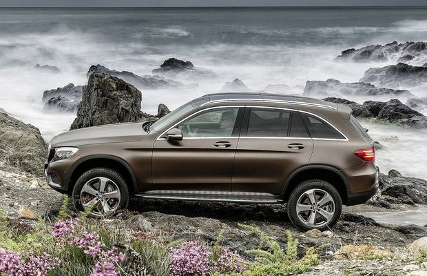 Mercedes-Benz-GLC_2016_800x600_wallpaper_2d