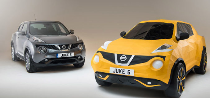 Nissan Juke origami automobil u prirodnoj veličini