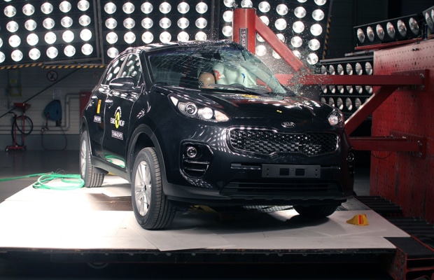 Kia_Sportage_2015_Pole (Medium)