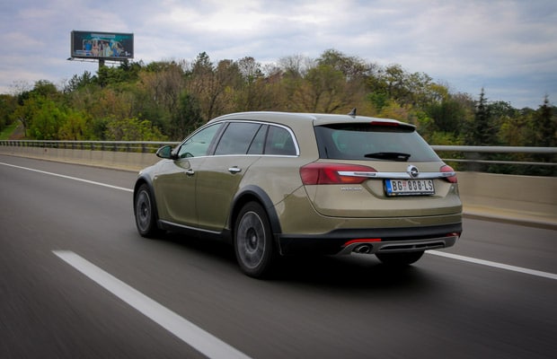 Test Opel Insignia Country Tourer 2.0 CDTI -620- 04