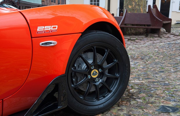 Lotus Elise Cup 250 03