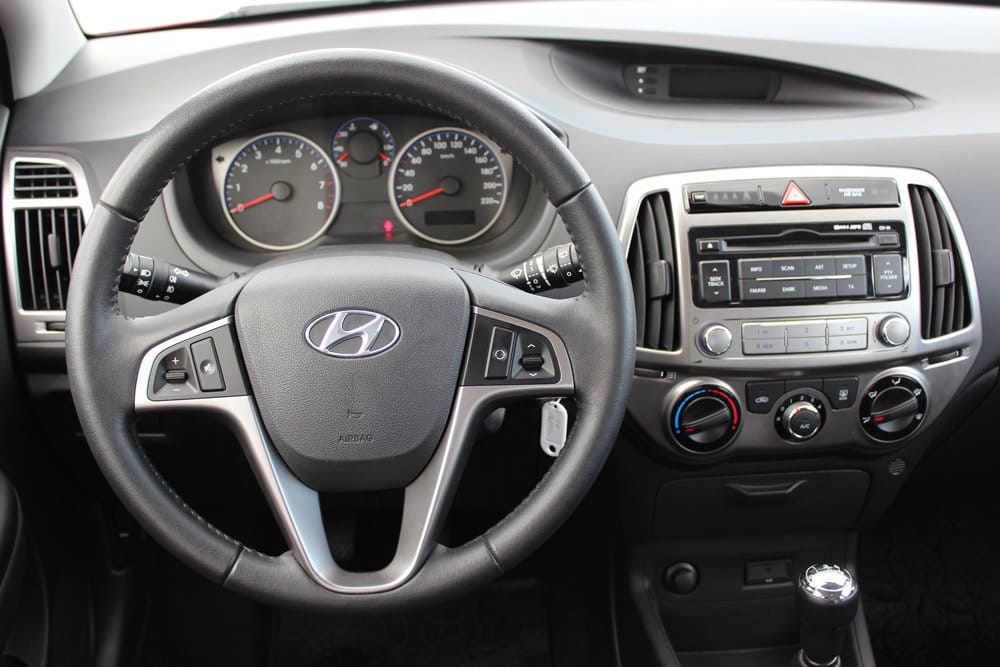 Test Hyundai i20 iKiss -2013- 07