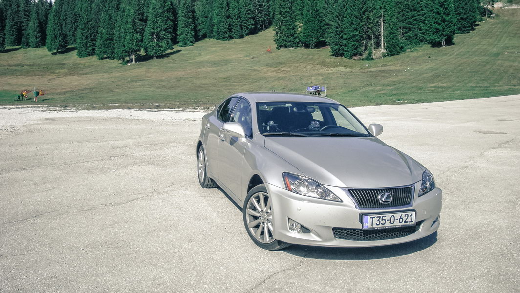Lexus IS220d - 2012