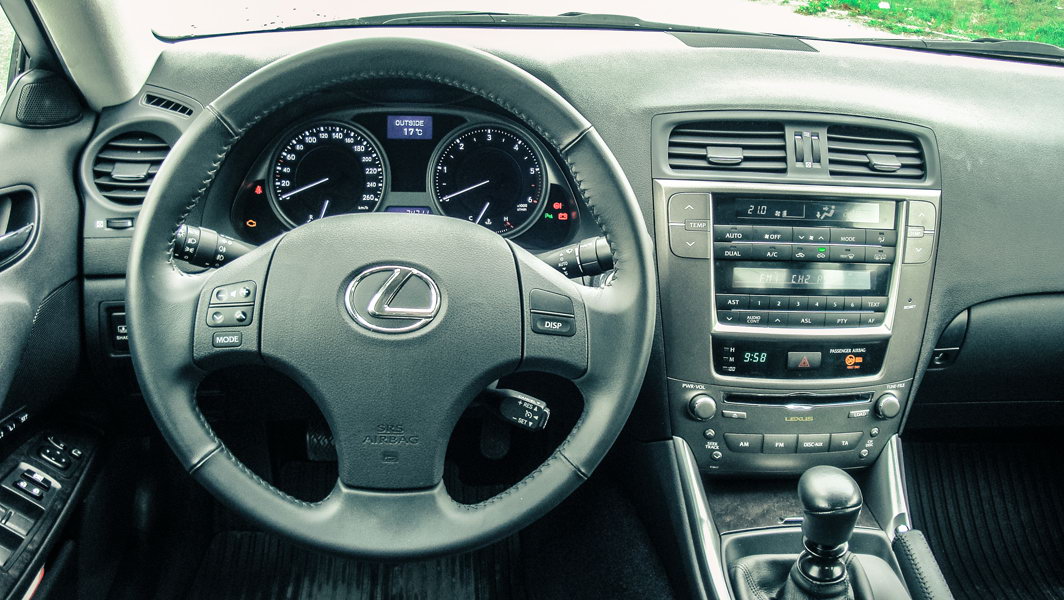 Lexus IS220d - 2012