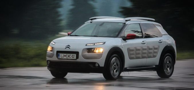 Test: Citroën C4 Cactus Shine PureTech 82 BVM – Štedljiv i prepoznatljiv