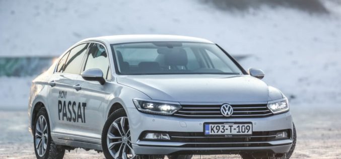 Ukradena dva nova Volkswagen Passata iz fabričkog kruga