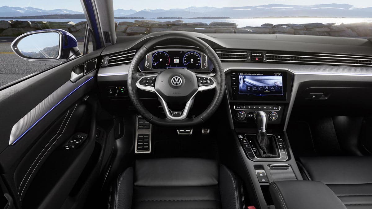 The new Volkswagen Passat R-Line