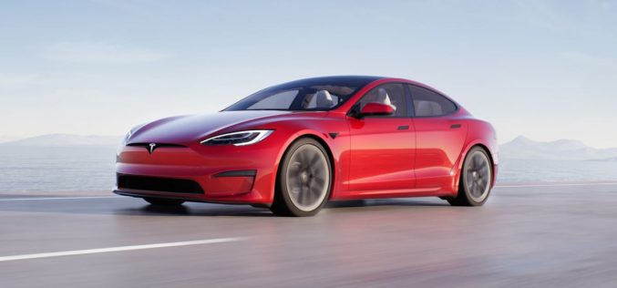 Tesla se suočava sa krađom intelektualne svojine