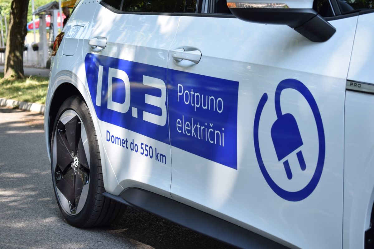 Punjac za elektricne automobile