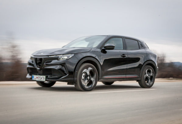 Test: Alfa Romeo Junior — Italijanski dizajn u praktičnom B-SUV pakovanju