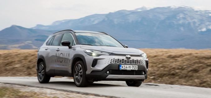 Test: Toyota Corolla Cross Style 2.0 Hybrid (facelift) – Blaga evolucija provjerenog recepta