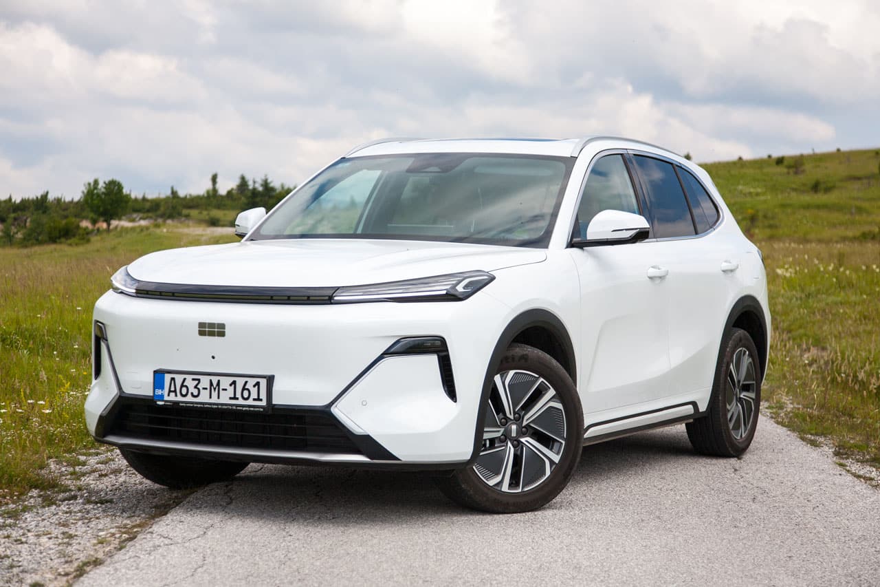 Test Geely Starray EM-i MAXX